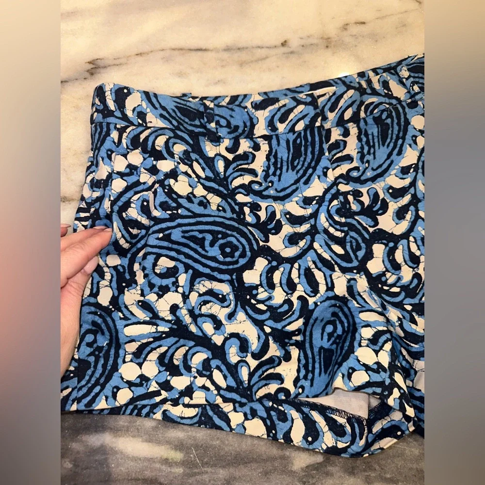 EUC‎ Michael Kors Size 8 Blue and White High Waist Shorts